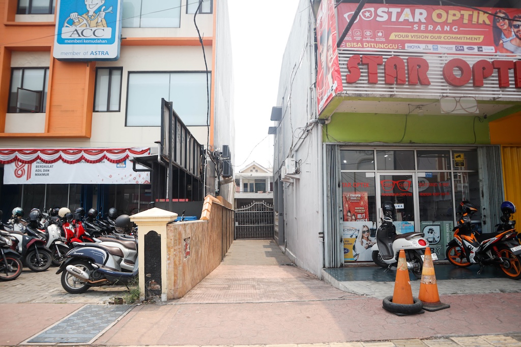 Tampak depan